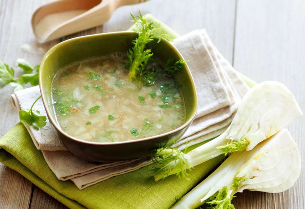 Dinkelgrießsuppe mit Fenchel