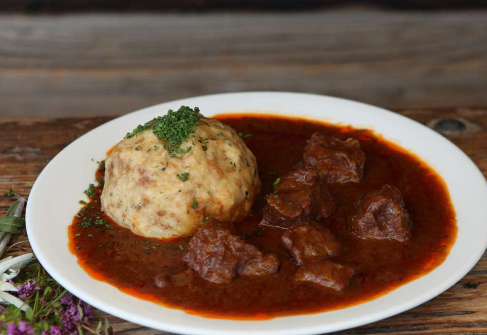  Hirschgulasch mit Schokolade