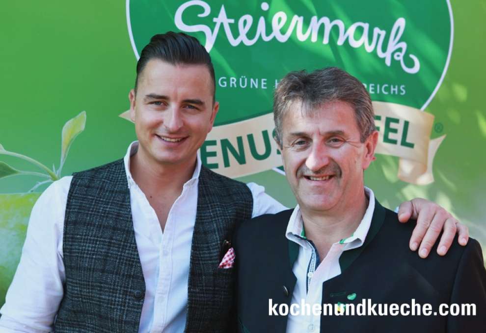 Manfred Hohensinner (Frutura), Andreas Gabalier beim Apfelpflücken