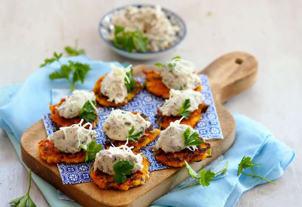 Karotten-Erdäpfelpuffer mit Schweinsbratenmousse