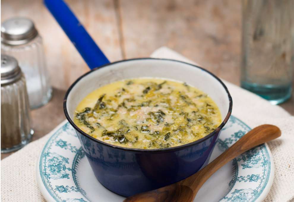 Kohlsuppe mit Haferflocken