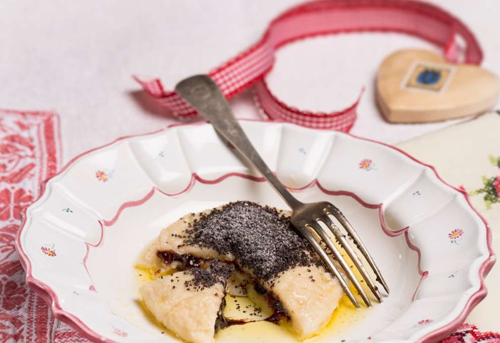 Germknödel mit Powidlfülle und Mohn