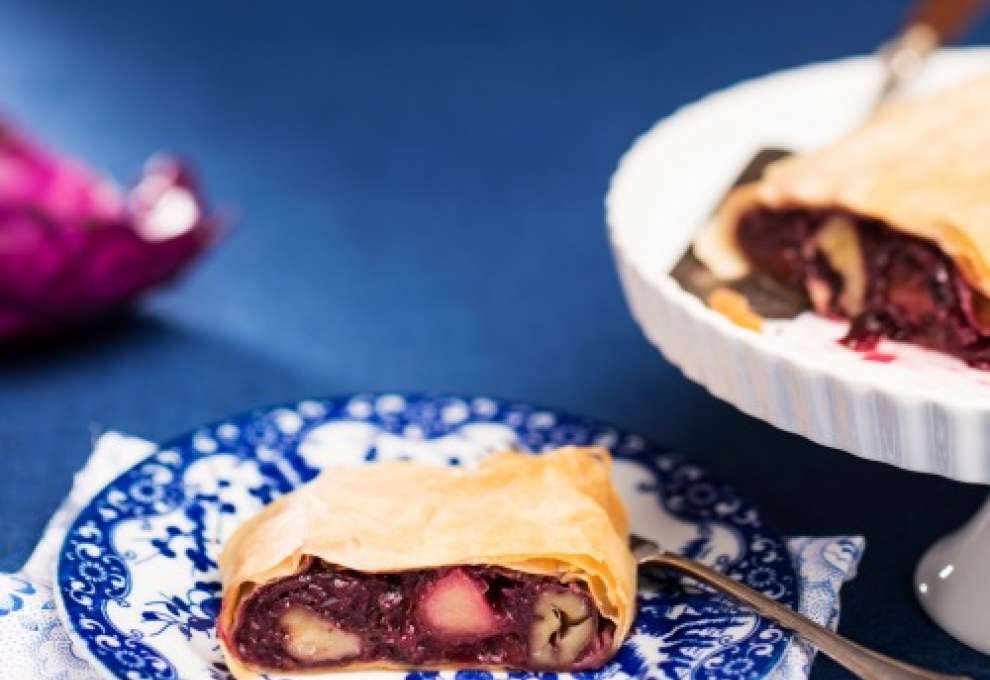 Rotkraut-Apfel-Kastanien-Strudel