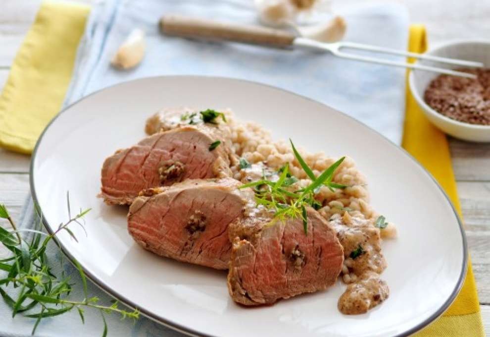 Gefüllter Schweinslungenbraten in Leinsamen-Senfsauce