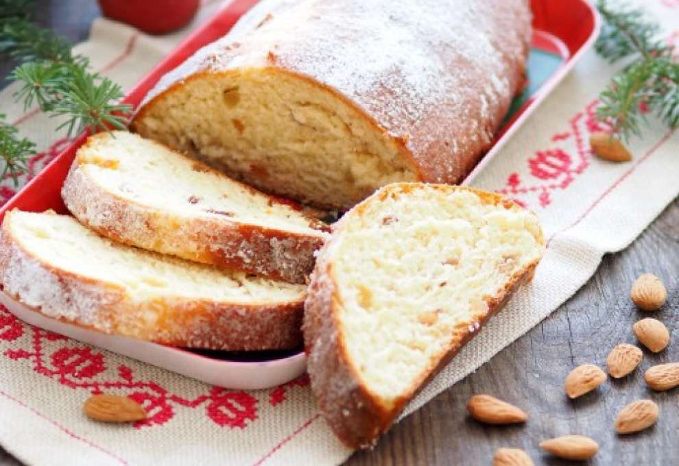 Christstollen mit Topfen