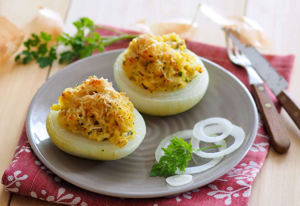 Zwiebeln gefüllt mit Risotto