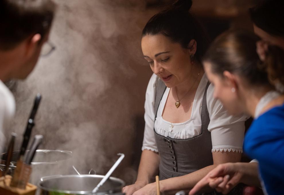 Kochabend im Wirtshaus, gemeinsames Kochen