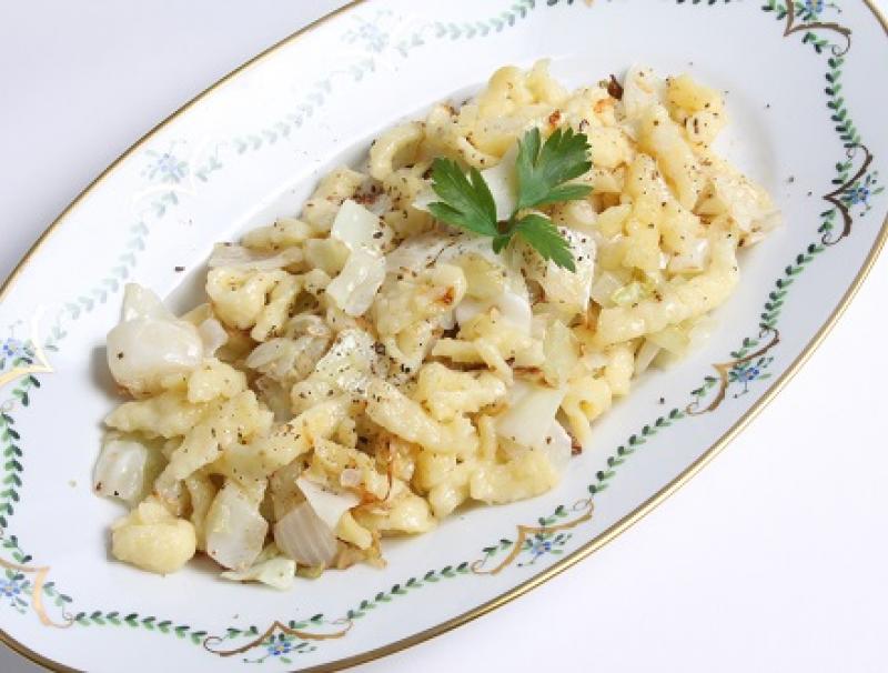 Gebratenes Weißkraut mit Nockerln