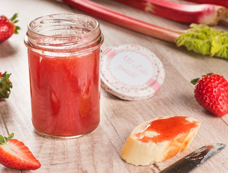Laktosefreie Erdbeer-Rhabarber-Marmelade