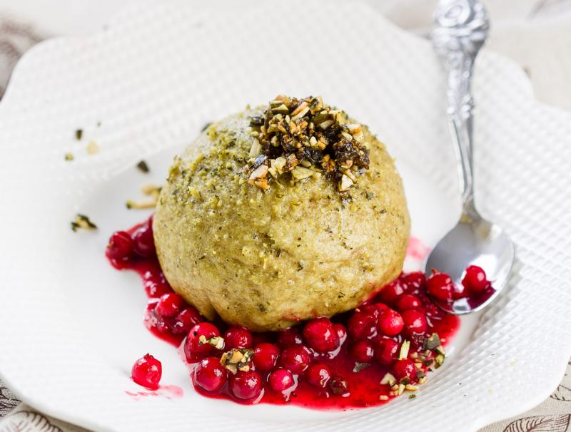 Kürbiskernöl-Germknödel mit Schokoladenfülle