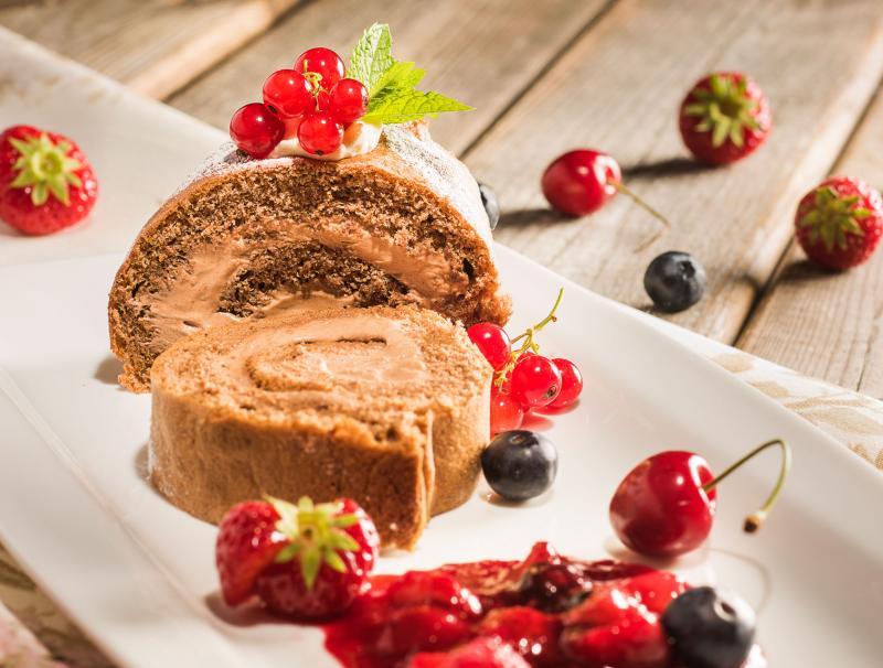 Schwarzwälder-Kirsch-Roulade » süße Kuchen und Desserts
