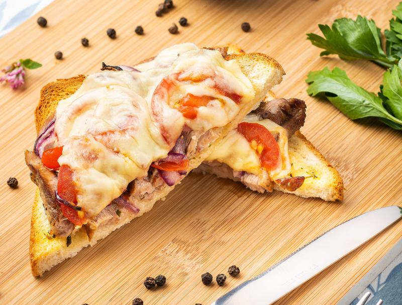 Pizzatoast mit Grillresten
