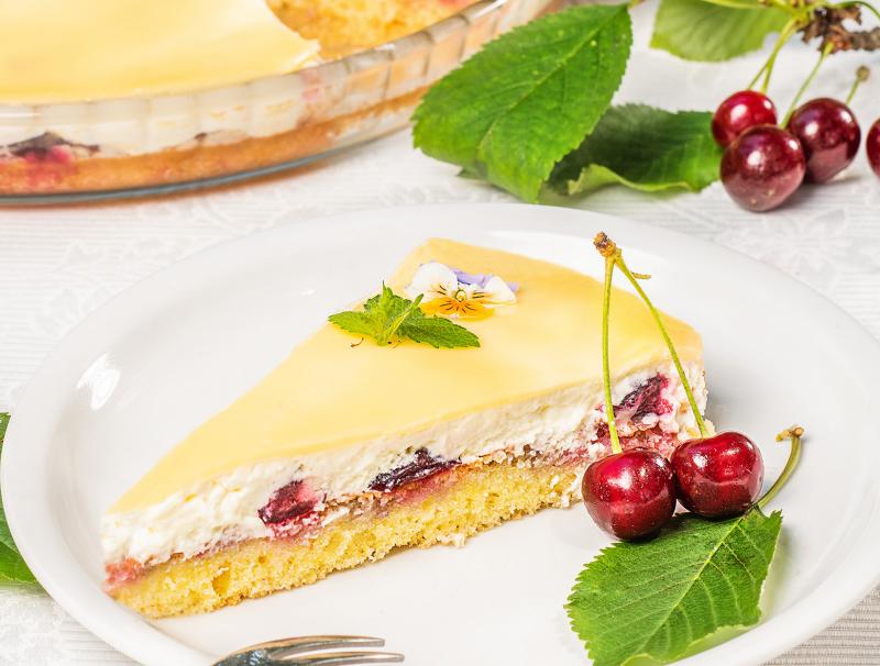 Kirschkuchen mit Eierlikörguss