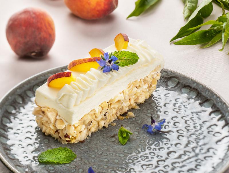 Pfirsich-Haselnuss-Schnitte