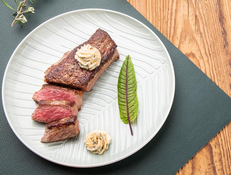 Rindersteak mit Marillenbutter