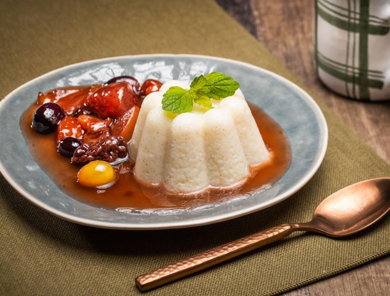 Grießpudding mit Rumtopffrüchten