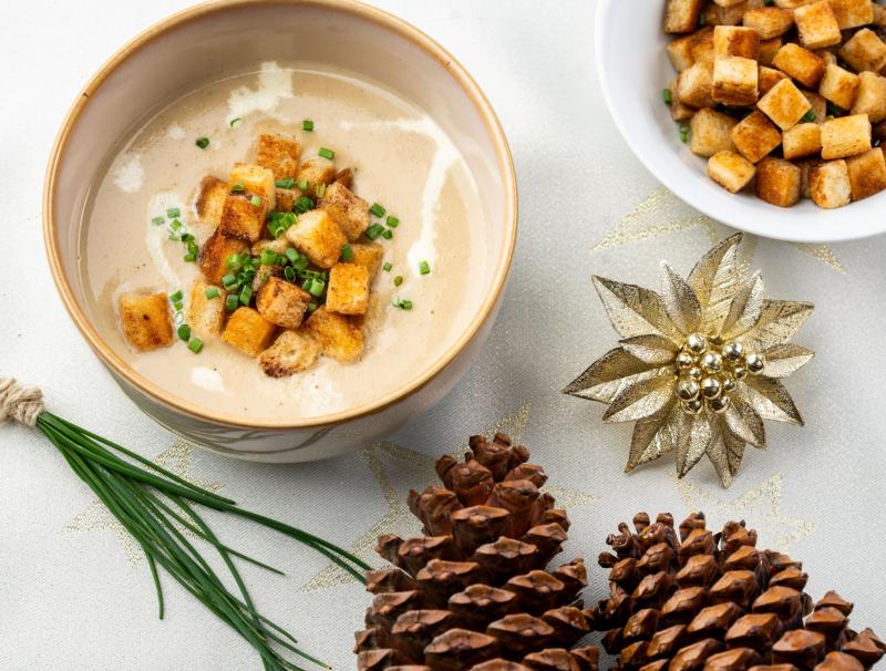 Maroni-Selleriecremesuppe mit Lebkuchencroûtons