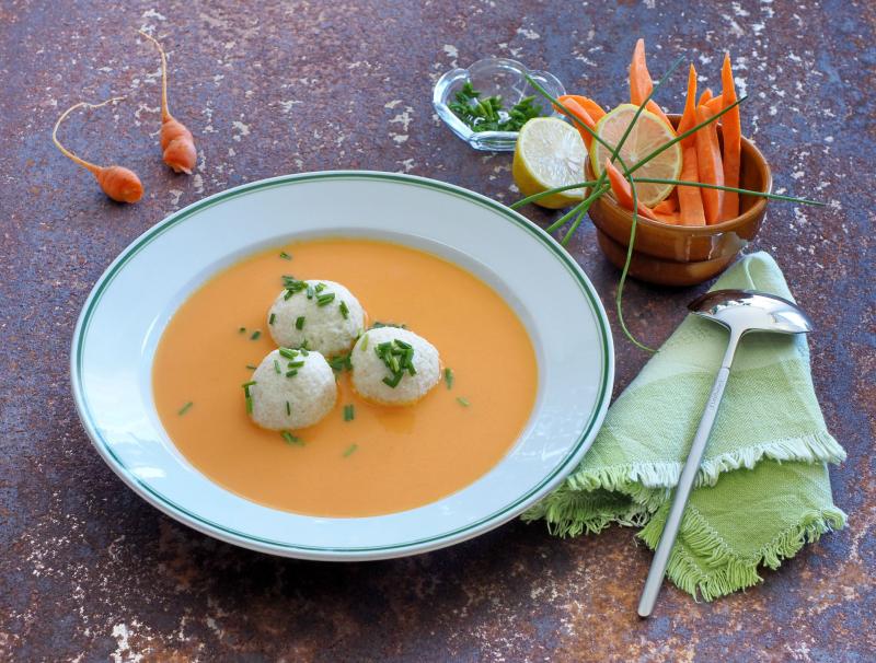 Karottencremesuppe mit Topfenknödeln