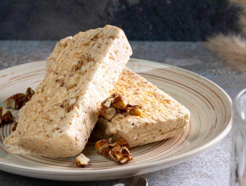 Mandelparfait mit Schuss