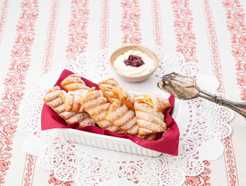 Spagatkrapfen mit Weißwein