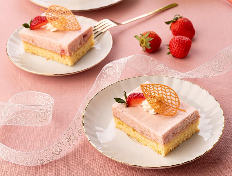 Erdbeer-Rhabarber-Schnitte