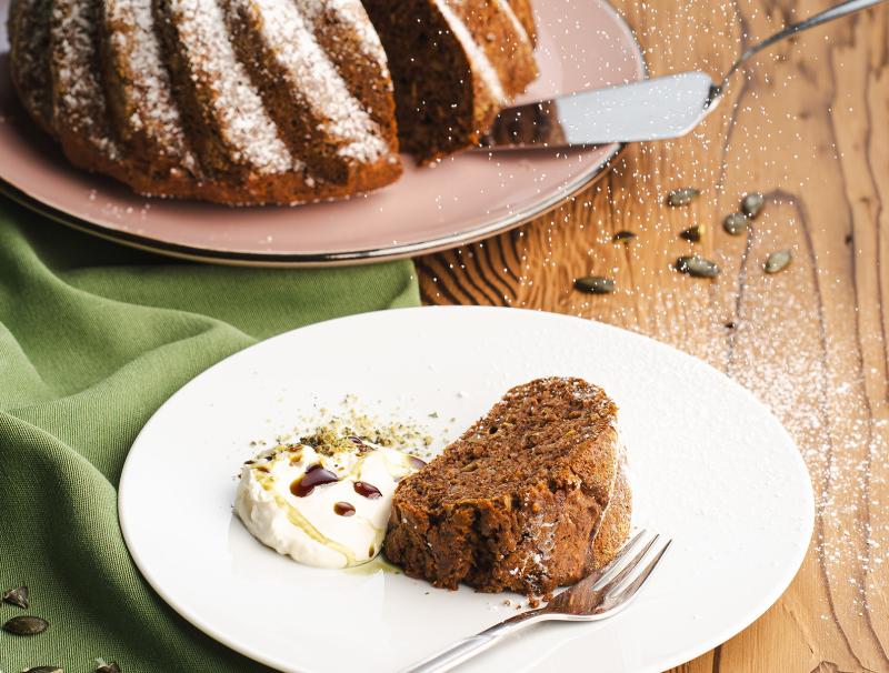 Zucchinigugelhupf mit Walnüssen und Schoko