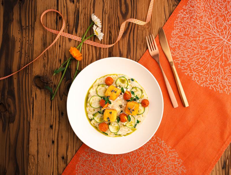 Zucchinirisotto mit gebackenem Feta