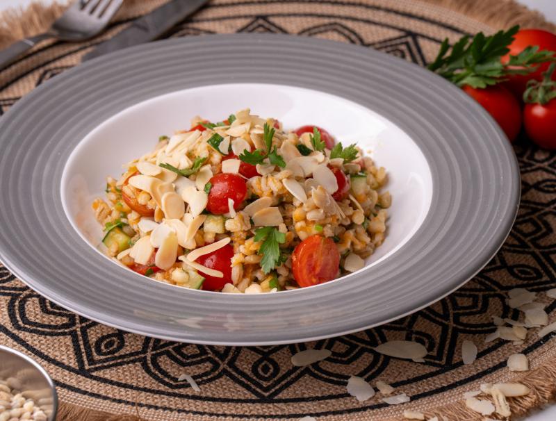 Sommerlicher Gerstensalat