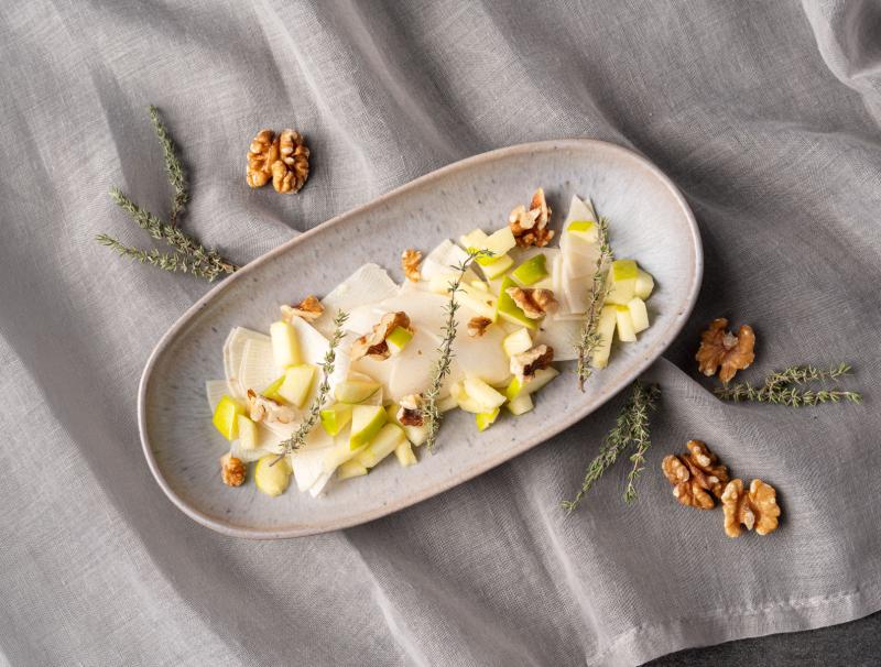 Rettich-Apfel-Salat mit Walnüssen
