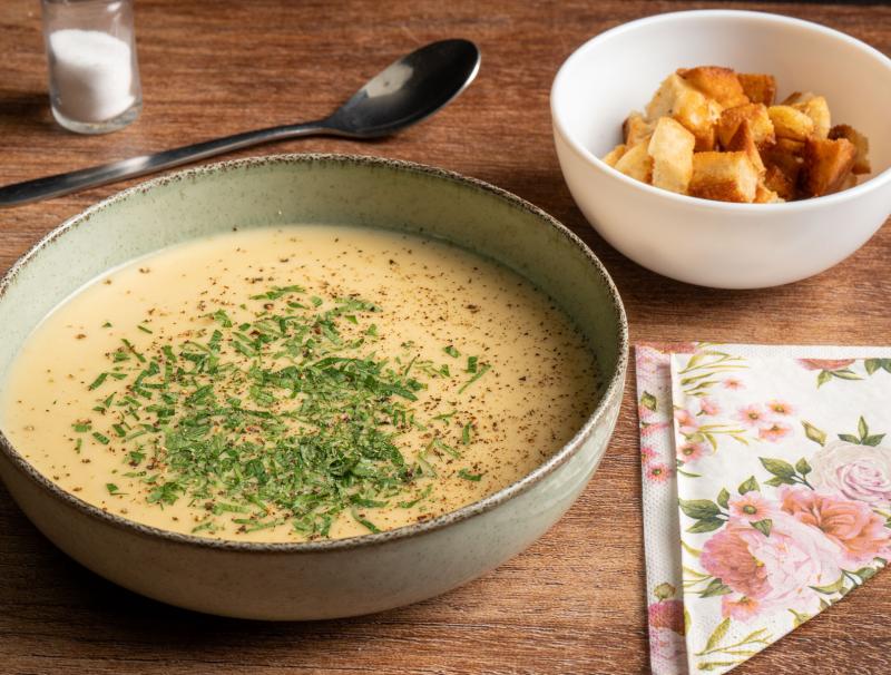 Pitztaler Kassuppe mit knusprigen Croûtons