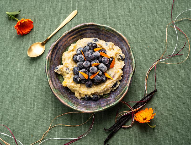 Polentabrei mit Heidelbeeren