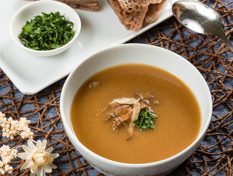 Uromas Heidentommerl mit saurer Pilzsuppe