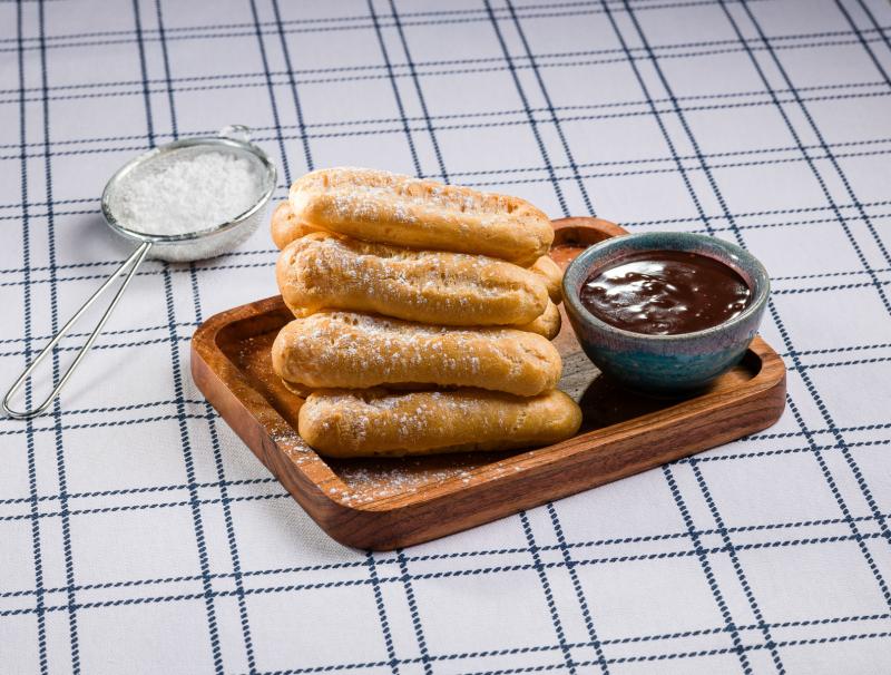 Churros mit Schokoladensauce