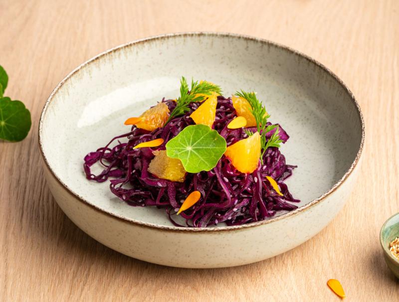 Rotkraut-Orangen-Salat mit Sesam