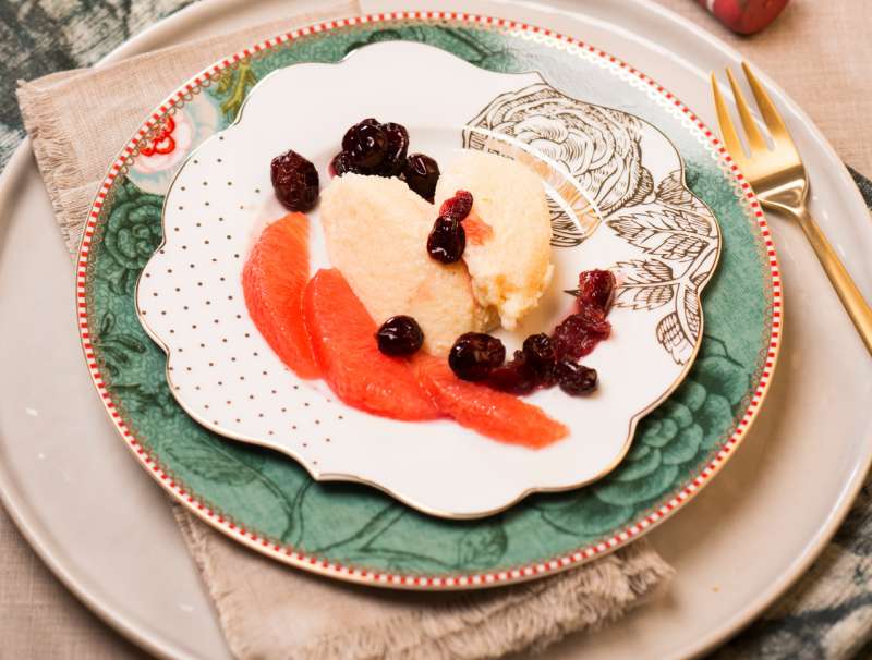 Grapefruit-Grießmousse mit Cranberry-Kompott