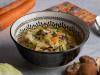 Miso-Kraftsuppe mit Gemüse