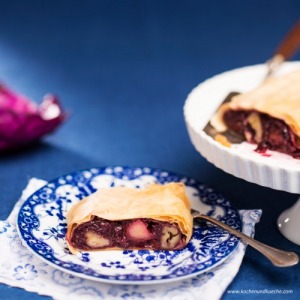 Rotkraut-Apfel-Kastanien-Strudel