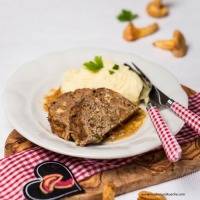 Faschierter Braten mit Eierschwammerln