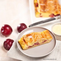 Pflaumen-Ringlotten-Polenta-Strudel